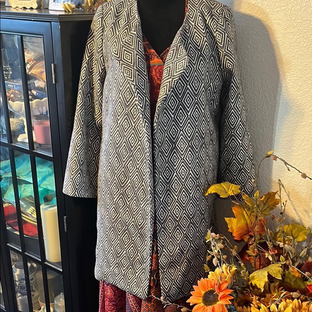 H&M Black and Tan suit Coat with Sophisticated Design like new